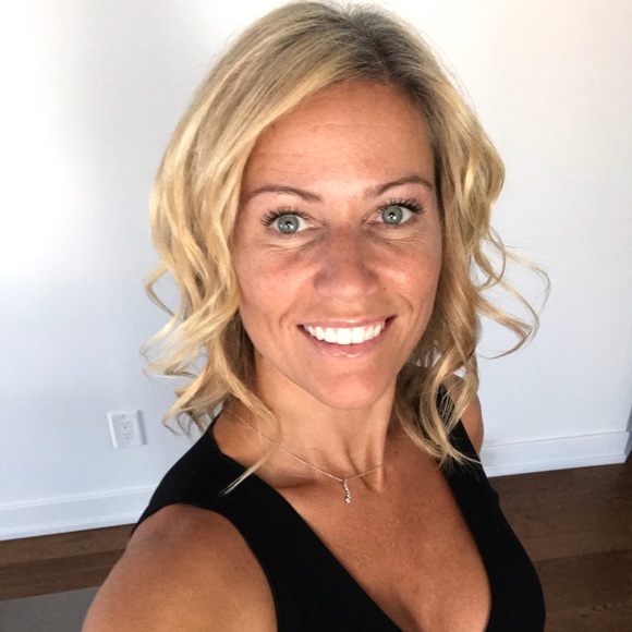 Meet your Posher, Danielle - Picture 1 of 1